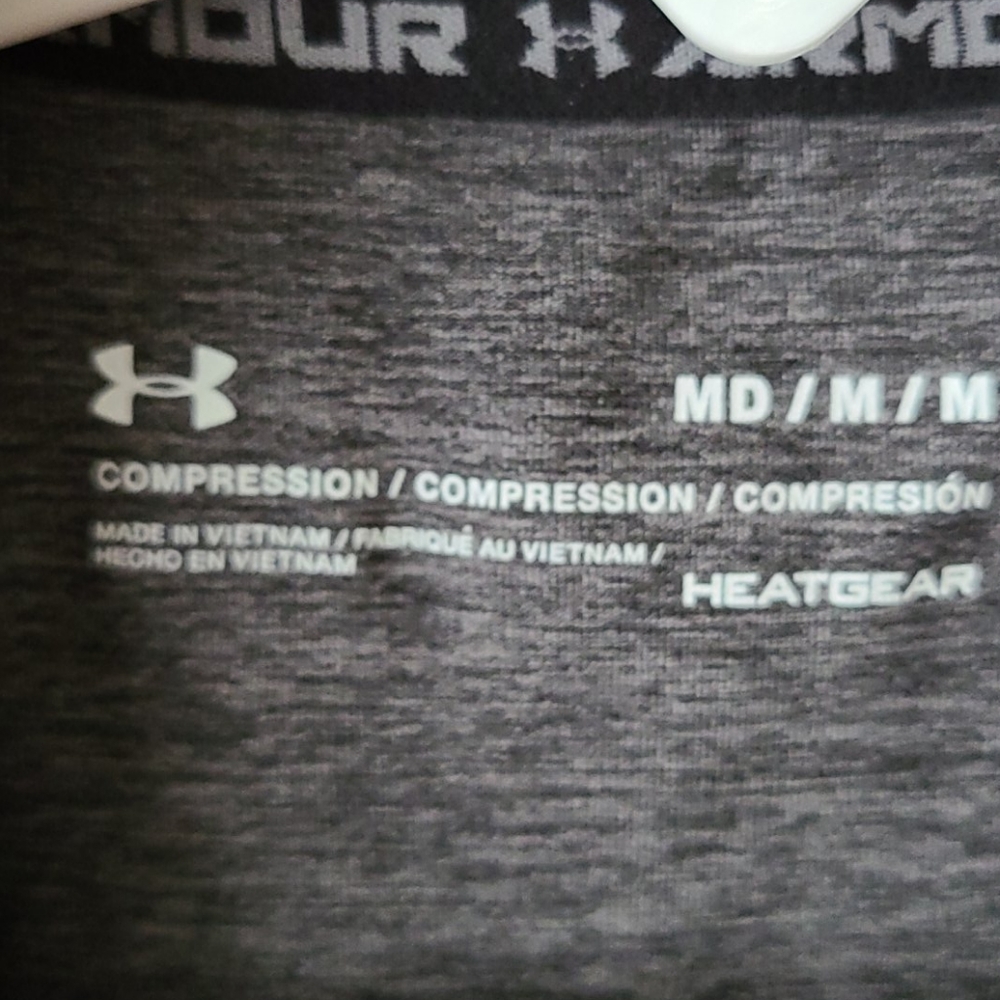 * Boys Under Armour Compression HeatGear M Shirt - Picture 2 of 4